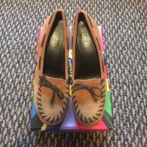 Dr Scholl’s- suede moccasins with heel